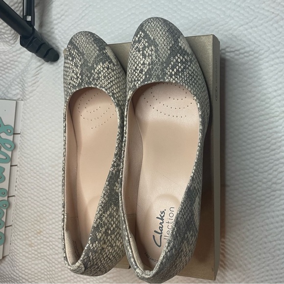 Clarks Beige Snakeskin Heels - Picture 7 of 13